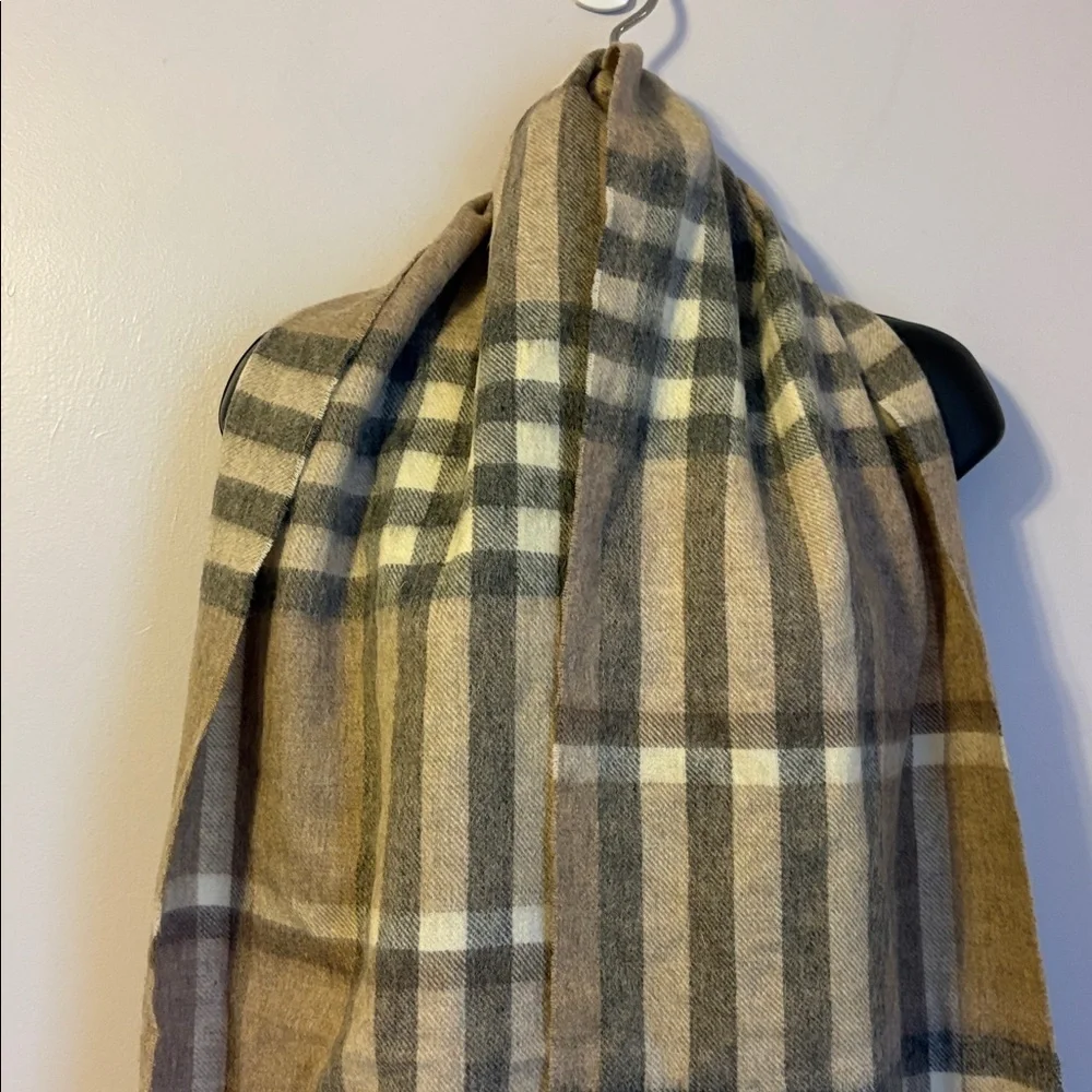 The Royal Mile Scarf Bar Neutral Plaid Lambswool Cashmere Blend Scarf Scotland